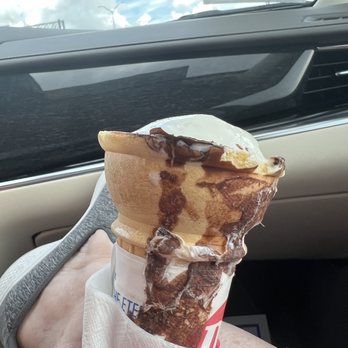Dairy Queen - Don't go to the Dairy Queen on Sherwood Way !! This is what you will get along with rudeness from the workers. - Ice Cream & Frozen Yogurt Near Me - San Angelo, Texas Dairy Queen - Don't go to the Dairy Queen on Sherwood Way !! This is what you will get along with rudeness from the workers. - Ice Cream & Frozen Yogurt Near Me - San Angelo, Texas