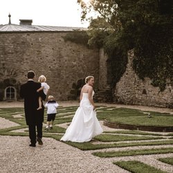 Heiraten auf der Blankenheimer Unterburg mit wunderschönem Barockgarten.