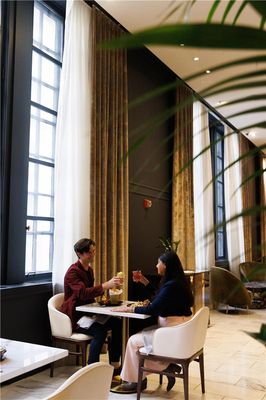 The Allegro Royal Sonesta Hotel Chicago Loop by null