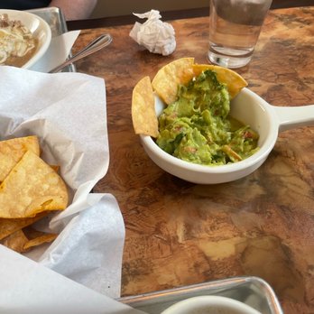 Del Barrio Cafe - Guac and homemade chips - Mexican Near Me - Midvale, Utah