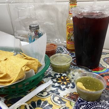 El Patio Mexican Restaurant - Jamaica agua fresca and chips - Mexican Near Me - Santa Rosa, California