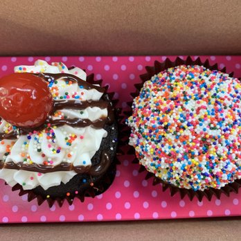 Smallcakes - Ice cream sundae and birthday cake - Bakeries Near Me - Severna Park, Maryland