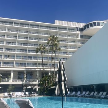 The Beverly Hilton - Hotels Near Me - Beverly Hills, California The Beverly Hilton - Hotels Near Me - Beverly Hills, California