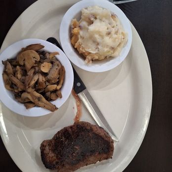 Texas 1809 - Sirloin, 8 oz, mashed potatoes, mushrooms - German Near Me - Slaton, Texas