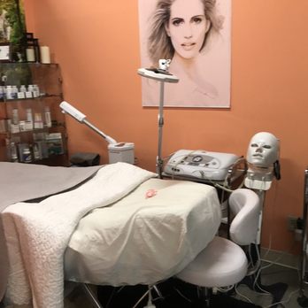 Amazing Touch by Mary Ann - Eyelash Service Near Me - Los Angeles, California Amazing Touch by Mary Ann - Eyelash Service Near Me - Los Angeles, California