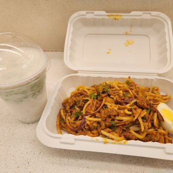 Burmese Bites - Mont Lat Saung (coconut milk drink w. green rice flour based jelly like topping) Nan Gyi Thoke (rice noodle dish w. chicken/onions) - Burmese Near Me - Elmhurst, New York