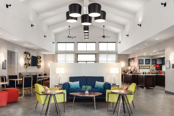 Hampton Inn & Suites El Paso-Airport by null