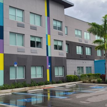 Tru by Hilton Bradenton I 75 - Hotels Near Me - Bradenton, Florida Tru by Hilton Bradenton I 75 - Hotels Near Me - Bradenton, Florida