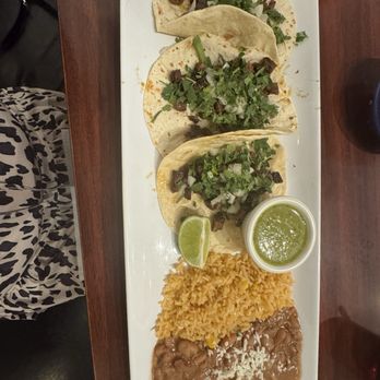 El Mariachi Loco Cantina - Asada Taco plate - Mexican Near Me - Bridgeton, Missouri El Mariachi Loco Cantina - Asada Taco plate - Mexican Near Me - Bridgeton, Missouri
