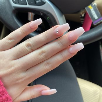 Tommy Barber & Nail Spa - Nail Technicians Near Me - Everett, Washington
