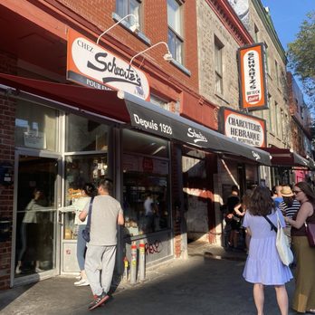 Schwartz's - Delis Near Me - Montreal, Quebec