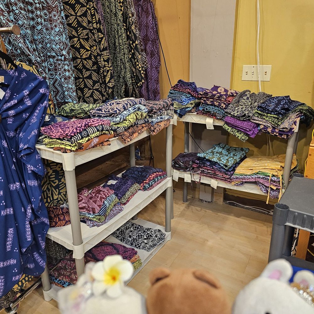 Noa Noa Hawaii - Shorts in two lengths - Accessories Near Me - Honolulu, Hawaii Noa Noa Hawaii - Shorts in two lengths - Accessories Near Me - Honolulu, Hawaii