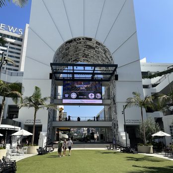Hollywood Sign - Ovation Hollywood mall - Landmarks & Historical Buildings Near Me Hollywood Sign - Ovation Hollywood mall - Landmarks & Historical Buildings Near Me
