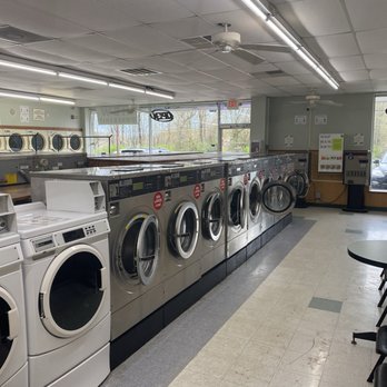 J & S Coin Laundry - Laundromat Near Me - Powell, Tennessee J & S Coin Laundry - Laundromat Near Me - Powell, Tennessee