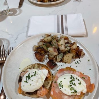 Ceron Kitchen - New American Near Me - Alameda, California