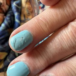 Nails du Soleil - Bad nails  I took it off as soon as I could it was so bad