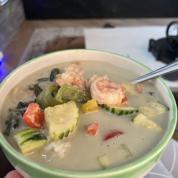 Thai Zappz - Green curry with shrimp - Thai Near Me - Overland Park, Kansas Thai Zappz - Green curry with shrimp - Thai Near Me - Overland Park, Kansas