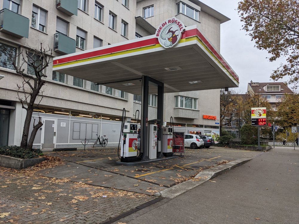 Letzte Tankstelle Vor Basel In Deutschland RUEDI RÜSSEL TANKSTELLE - Schützengraben 23, Basel, Switzerland - Gas