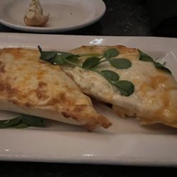Dave's Pub & Grill - Garlic cheesebread