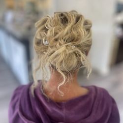 Jacqueline Jluv hair - Up do