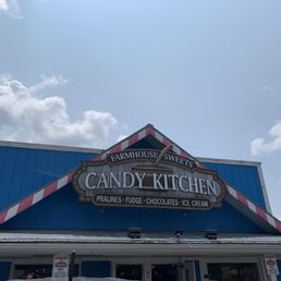 the front of a candy kitchen