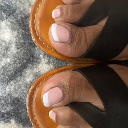 Two completely different big toe shapes.