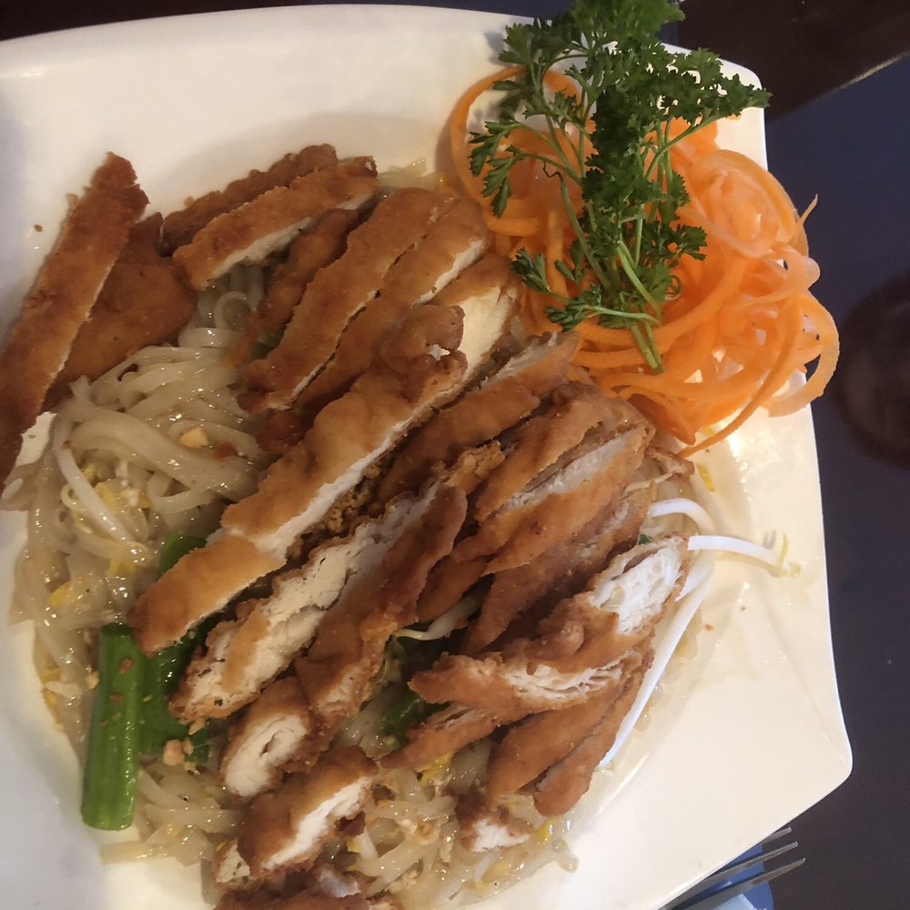 Wild Ginger - Pad Thai with crispy chicken - Thai Near Me - Norwell, Massachusetts Wild Ginger - Pad Thai with crispy chicken - Thai Near Me - Norwell, Massachusetts