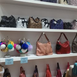 Happy Wahine - A lovely variety of uniquely fashionable bags