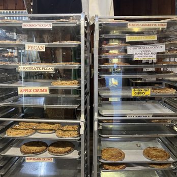 Mom's Apple Pie Hill High - Bakeries Near Me - Round Hill, Virginia