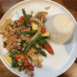 Kukthai - Basil minced chicken with white rice