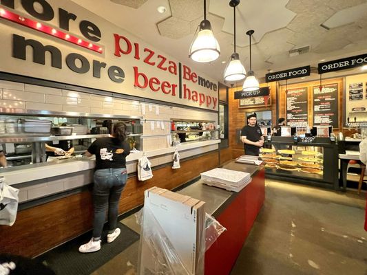 Regents Pizzeria by null