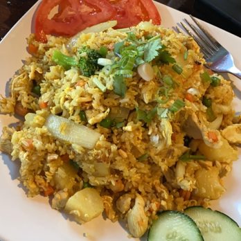 Siam Thai & Sushi - Pineapple stir fry - Thai Near Me - Clearwater, Florida Siam Thai & Sushi - Pineapple stir fry - Thai Near Me - Clearwater, Florida
