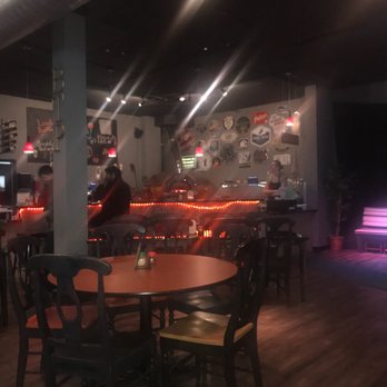 Broken Tree Pizza - Pizza Near Me - Neenah, Wisconsin