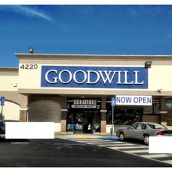 Goodwill Clairemont - Store & Donation Center - Entrance