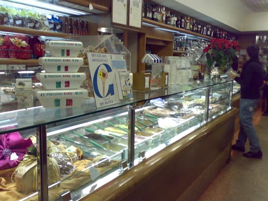 Bar Gelateria “Alberto Pica” dal 1971 by null