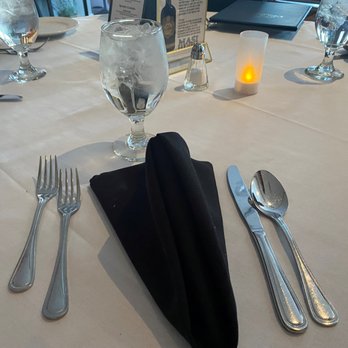 Casa di Fratelli - table setting - Italian Near Me - Westbury, New York Casa di Fratelli - table setting - Italian Near Me - Westbury, New York