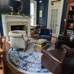 Maggie & Moe’s Coffee - Sitting room for customers