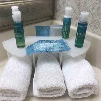 Holiday Inn Express & Suites Lethbridge - Bath & Body Works toiletries - Hotels Near Me - Lethbridge, Alberta Holiday Inn Express & Suites Lethbridge - Bath & Body Works toiletries - Hotels Near Me - Lethbridge, Alberta