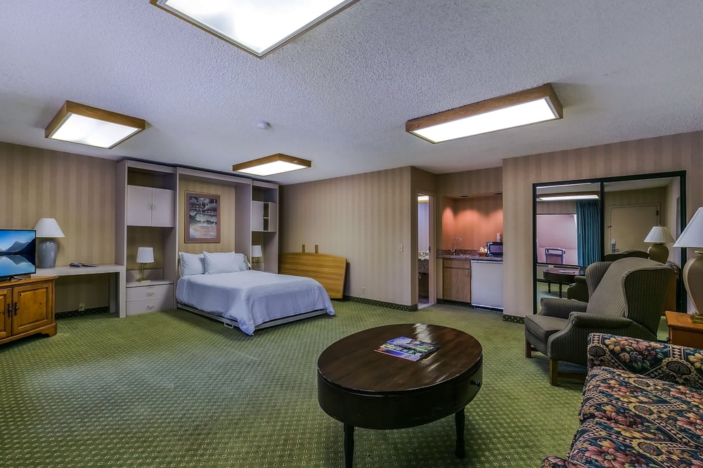 Bend Inn & Suites - Updated June 2026 - 16 Photos & 22 Reviews - 437 NE ...
