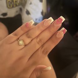 Thai did my nails so beautifully. He took his time and made sure they came out exactly like the picture I showed him. :) I love them.