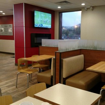 Wendy's - TV screen - Fast Food Near Me - Kapolei, Hawaii Wendy's - TV screen - Fast Food Near Me - Kapolei, Hawaii