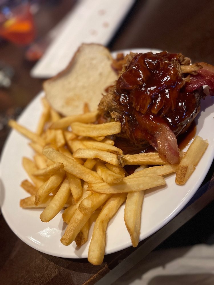 3 CORNERS GRILL & TAP Updated August 2024 109 Photos & 205 Reviews