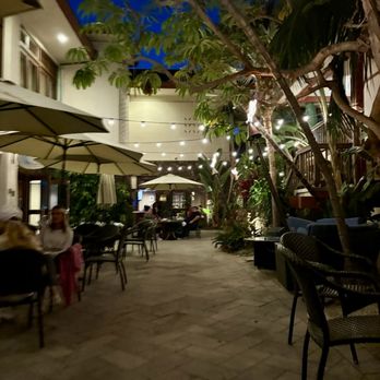 Moray's - Outside dining area - New American Near Me - San Diego, California