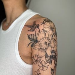 Soul Imagez Tattoo - Additional hummingbird done by Nic.