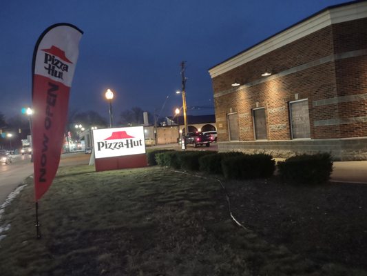 Pizza Hut by null