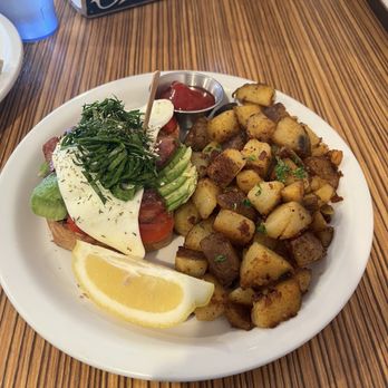 Fog City Cafe - Avocado Toast with egg and a side of potatoes - Coffee & Tea Near Me - Daly City, California Fog City Cafe - Avocado Toast with egg and a side of potatoes - Coffee & Tea Near Me - Daly City, California