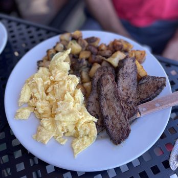 Cajun Kitchen Cafe - Tri-Tip Breakfast - Cajun/Creole Near Me - Ventura, California