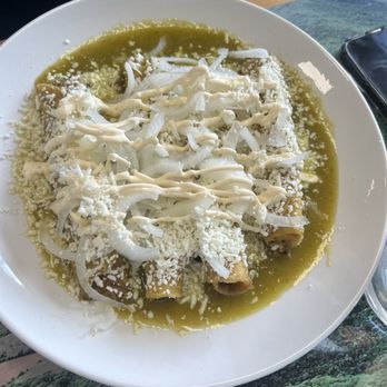El Padrino Restaurant - Chicken Enchiladas Verdes - Mexican Near Me - Seaside, California El Padrino Restaurant - Chicken Enchiladas Verdes - Mexican Near Me - Seaside, California