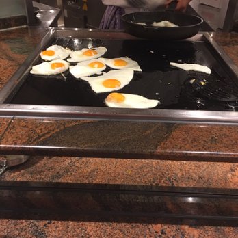 Maritim Hotel Bonn - Breakfast buffet - Hotels Near Me - Bonn, NW