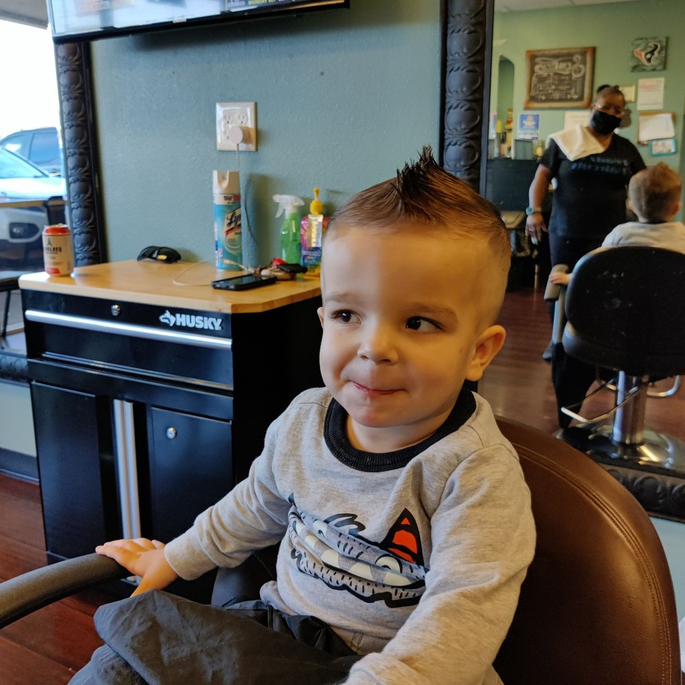 HEADZ UP HAIRCUTS Updated October 2024 10 Photos & 12 Reviews 2121 W Main St, League City